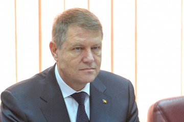 Iohannis: Voi declanșa consultări cu partidele pentru finanțarea Armatei cu 2% din PIB din 2017